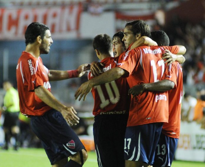Dos ex jugadores de Independiente detenidos por intentar llevarse una camioneta secuestrada por infracción municipal