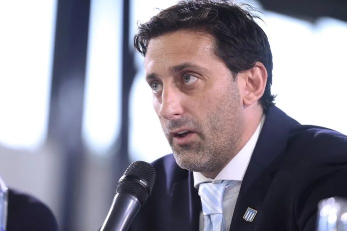Racing ya analiza reemplazantes para Costas: los posibles candidatos